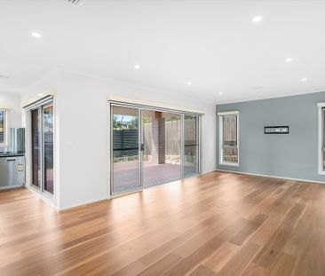 16 Bellhouse Crescent, Moncrieff ACT 2914 - House For Rent | Domain - Photo 5