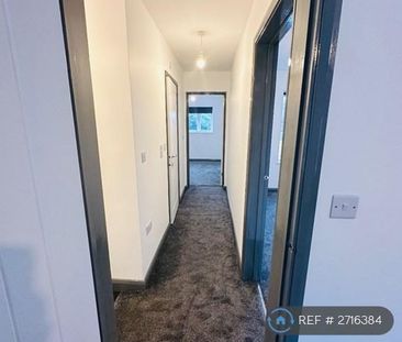 3 bedroom end of terrace house to rent - Photo 2