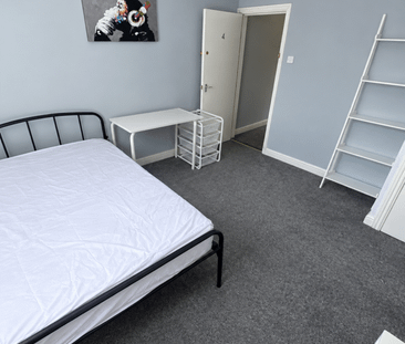 6 bedroom terraced house to rent - Photo 5