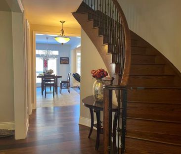 For Lease - 82 Warren Mcbride Crescent, Aurora, Ontario - Photo 3