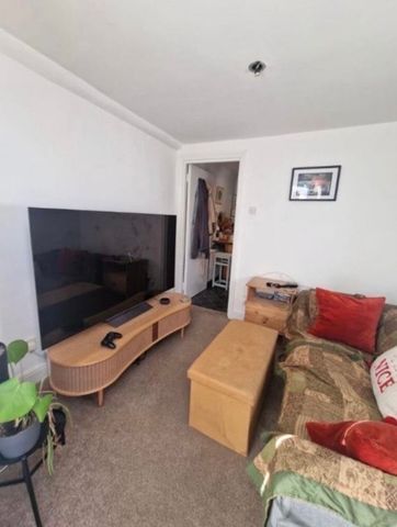 Room in a Shared House, Richborne Terrace, SW8 - Photo 2