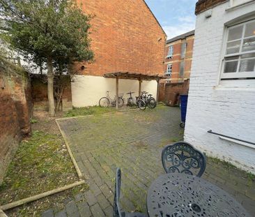 Studio to rent - Photo 6