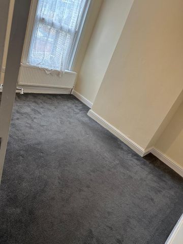 4 bedroom house to rent - Photo 2