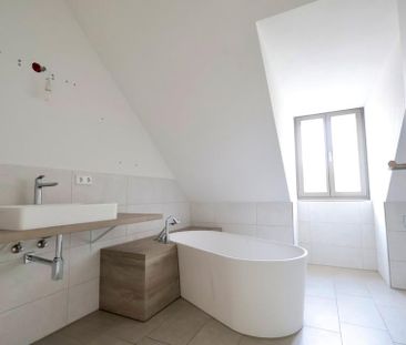 *Innerhalb der Stadtmauer, moderne 2 Zi Whg, 85,4 m² , Innenhoflage... - Foto 3