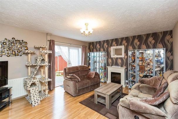 3 bedroom terraced house to rent - Photo 1