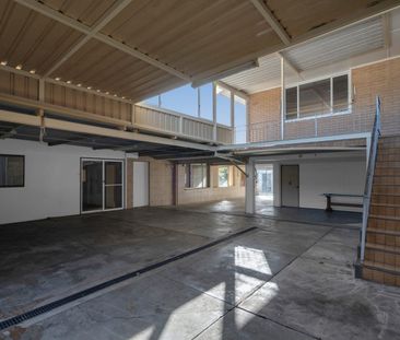 203A Carrington Street, Beaconsfield, WA 6162 - Photo 3