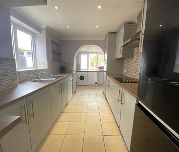 3 bedroom semi-detached house to rent - Photo 6