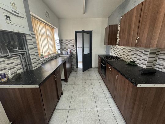 4 bedroom terraced house to rent - Photo 1