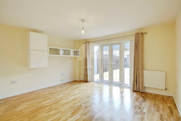 4 bedroom semi-detached house to rent - Photo 1