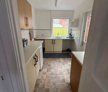 Room in a Shared House, Knighton Road, SO19 - Photo 6