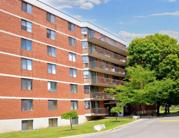 Queen Mary | 200 Queen Mary Road, Kingston - Photo 1