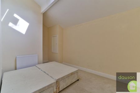 3 bed terraced house to rent in George Street, Greetland, Halifax - Photo 5