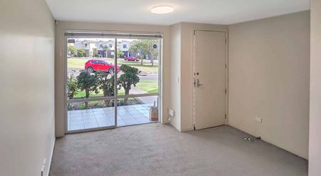 East Tamaki - The 2 bedrooms family home - Photo 5