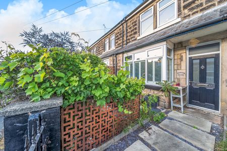 3 bedroom terraced property to rent - Photo 5