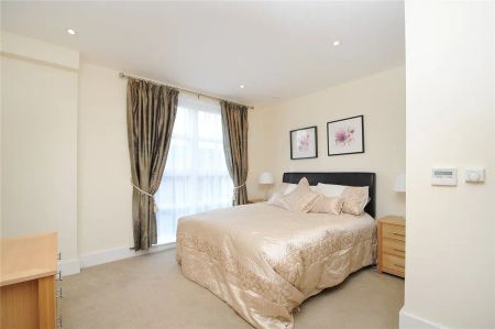 3 bedroom flat in 5 Moreton Street - Photo 5