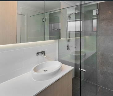 2/25 Mullens Street, Hawthorne QLD 4171 - Townhouse For Rent | Domain - Photo 6