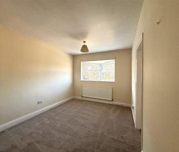 2 bedroom semi-detached house to rent - Photo 2