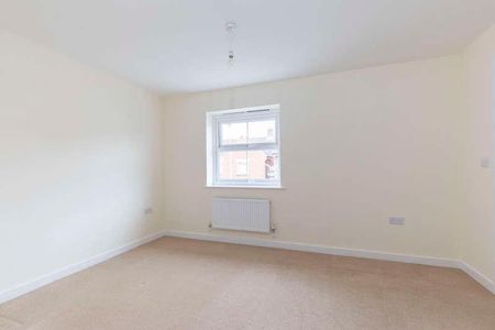 Brize Avenue Kingsway, Gloucester, GL2 - Photo 2