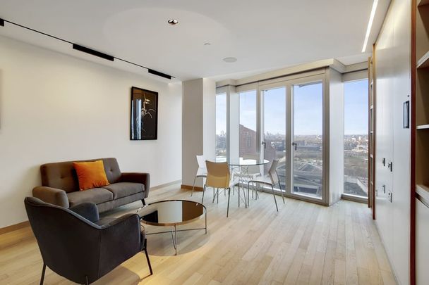 Manhattan Loft Apartments, International Way, London, E20 - Photo 1