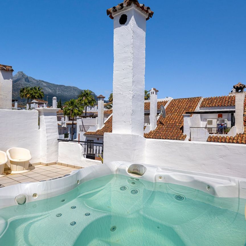 Alquiler de chalet adosado en Urbanización Los Naranjos de Marbella, 10 - Photo 1