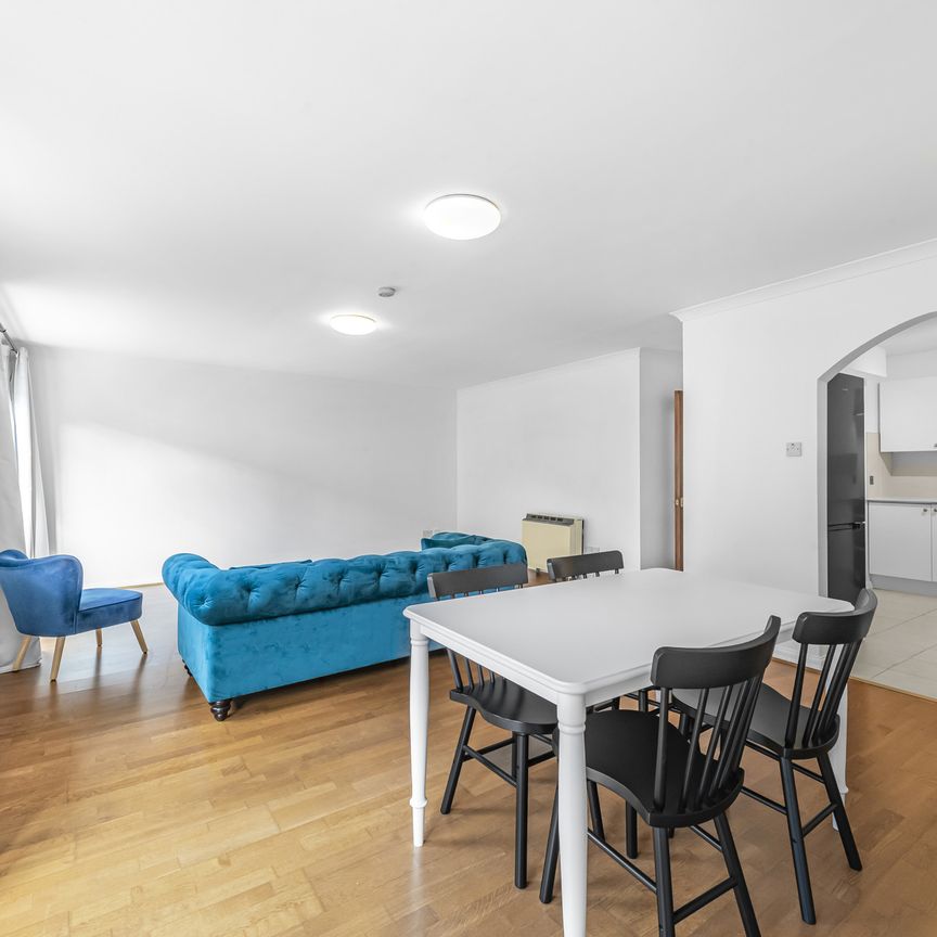 Goodhart Place, London, E14 - Photo 1