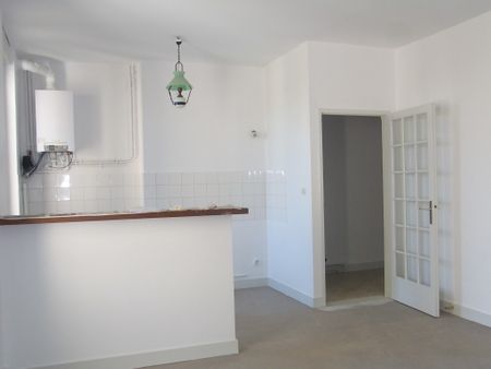 Location Appartement 3 pièces 66m² MARMANDE 47200 - Photo 2