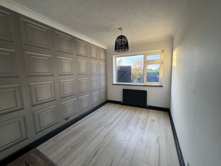 3 bedroom terraced house to rent - Photo 2