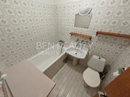 Pronájem bytu 1+1 + pokoj nebo úložná místnost + garáž, zahrada Zlín, ul. Nivy - Photo 2