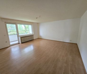 Moderne Wohnung in Reisholz mit neuen Vinyl-Böden - Foto 2