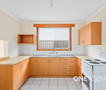 MODERN COMFORT AND CONVENIENCE IN WARILLA - Photo 1