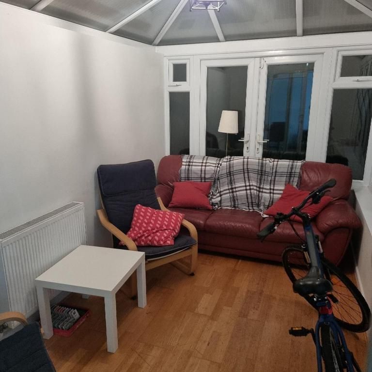 4 bedroom semi-detached house to rent - Photo 1