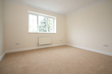 Wych Hill Lane, Woking - Photo 2