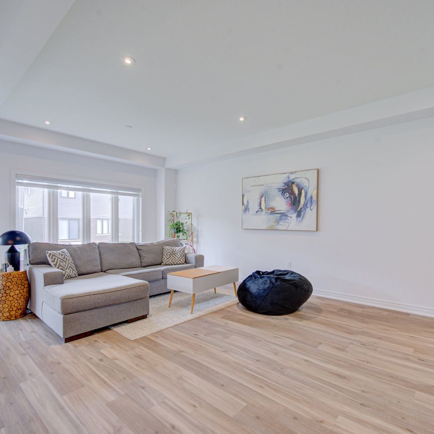 For Lease - 227 Longboat Run, Brantford, Ontario - Photo 1