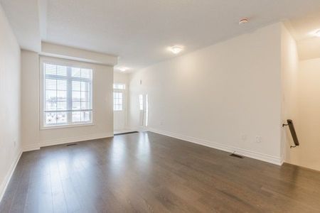 For Lease - 436 Wheat Boom Drive, Oakville, Ontario - Photo 4