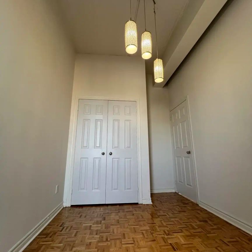 1401 & 1407 Dupont Street, Toronto — Bachelor - Photo 1