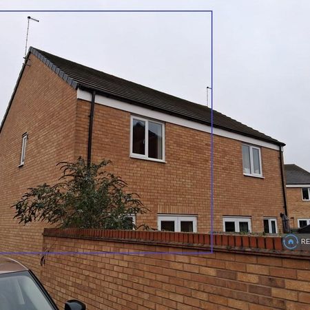 2 bedroom semi-detached house to rent - Photo 3