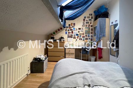 5 Bedroom Mid Terraced House for rent in Harold Terrace - Photo 4