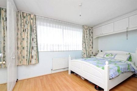 4 bedroom terraced house to rent - Photo 3