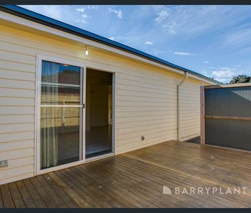 140 Spray Street, Rosebud, Vic 3939 - Photo 2
