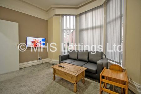 2 Bedroom Ground Floor Flat for rent in Regent Park Avenue - Photo 2