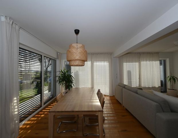 Familienfreundliche Doppelhaushälfte mit 3 großen Schlafzimmern + Studio, Neumarkt - Rittershof - Photo 1