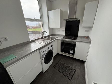 2 bed upper flat to rent in NE24 - Photo 3