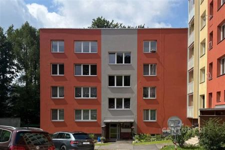 Pronájem prostorného bytu 3+1 s zasklenou lodžií a výhledem do zeleně, Habrová 398, Třinec - Photo 5