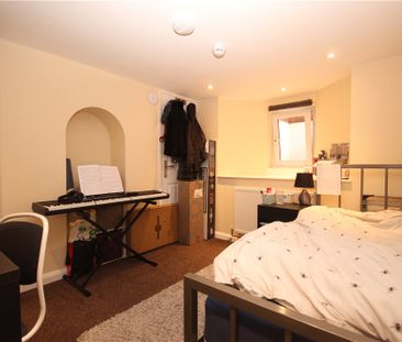 Gardner Road, Guildford, Surrey, GU1 4PG - Photo 2