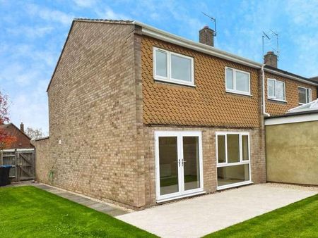 Sanctus Drive, Stratford-upon-avon, CV37 - Photo 2