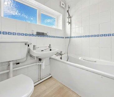 St. Marys Avenue, Hailsham, East Sussex, BN27 - Photo 5