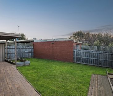 Family Home with Bay Glimpses - Photo 4