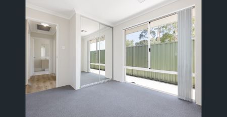 Sleek Henley Brook Haven - Photo 5