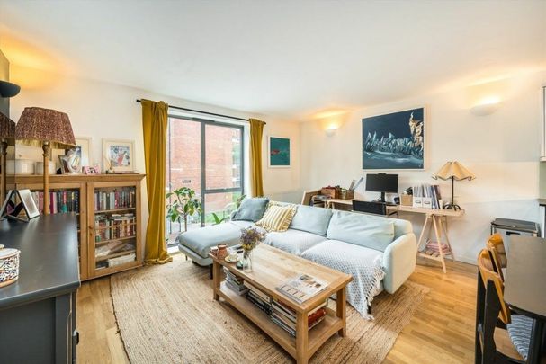 Ada Street, Broadway Market, E8 - Photo 1