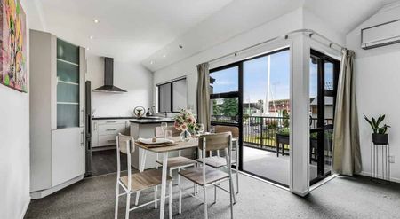 Home with a View - and So Central. - Photo 4